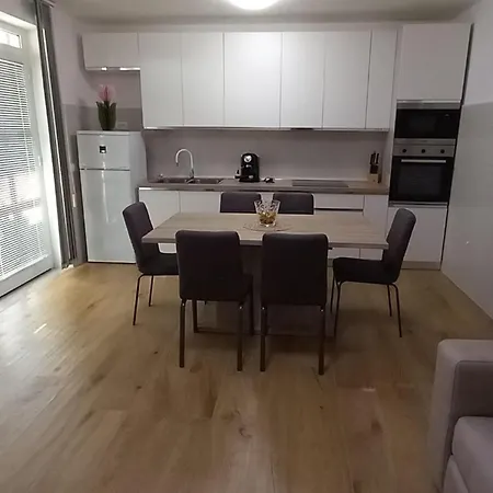 Two Bedroom With Private Pool Privlaka (Zadar)