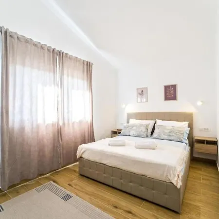 Two Bedroom With Private Pool Villa Privlaka (Zadar)