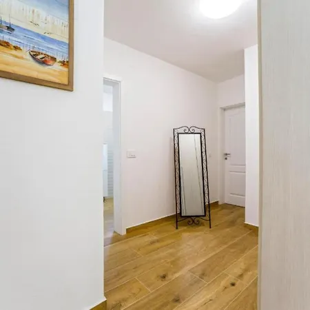 Villa Two Bedroom With Private Pool Privlaka (Zadar)