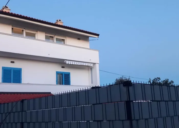 Two Bedroom With Private Pool Vila Privlaka (Zadar)