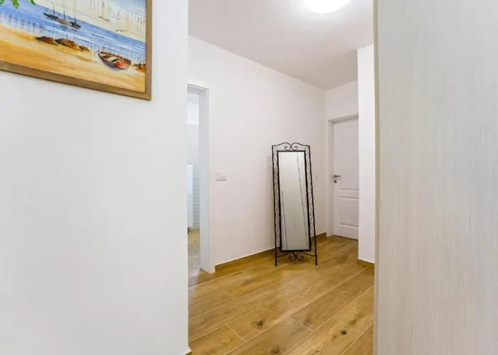 Vila Two Bedroom With Private Pool Privlaka (Zadar)